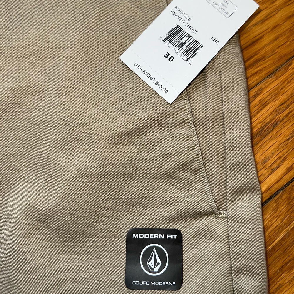 Volcom Men’s khaki shorts (Size 30)
